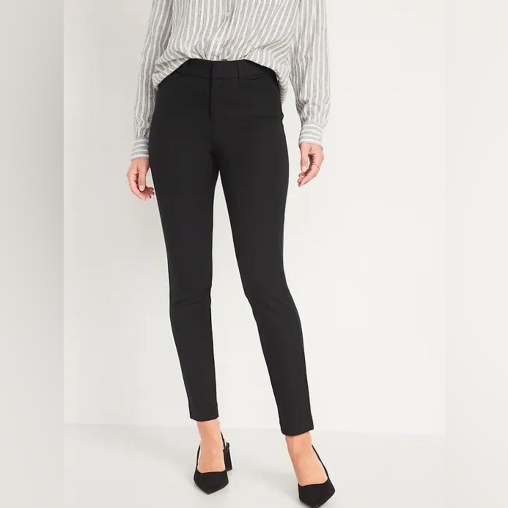 Old Navy Black Pixie Pants Size 2 NWT